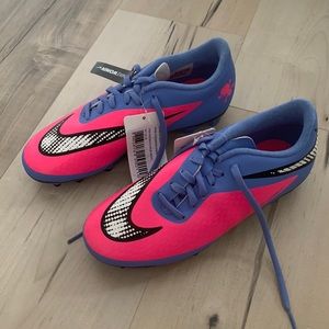New with tags Nike hypervenom cleats.